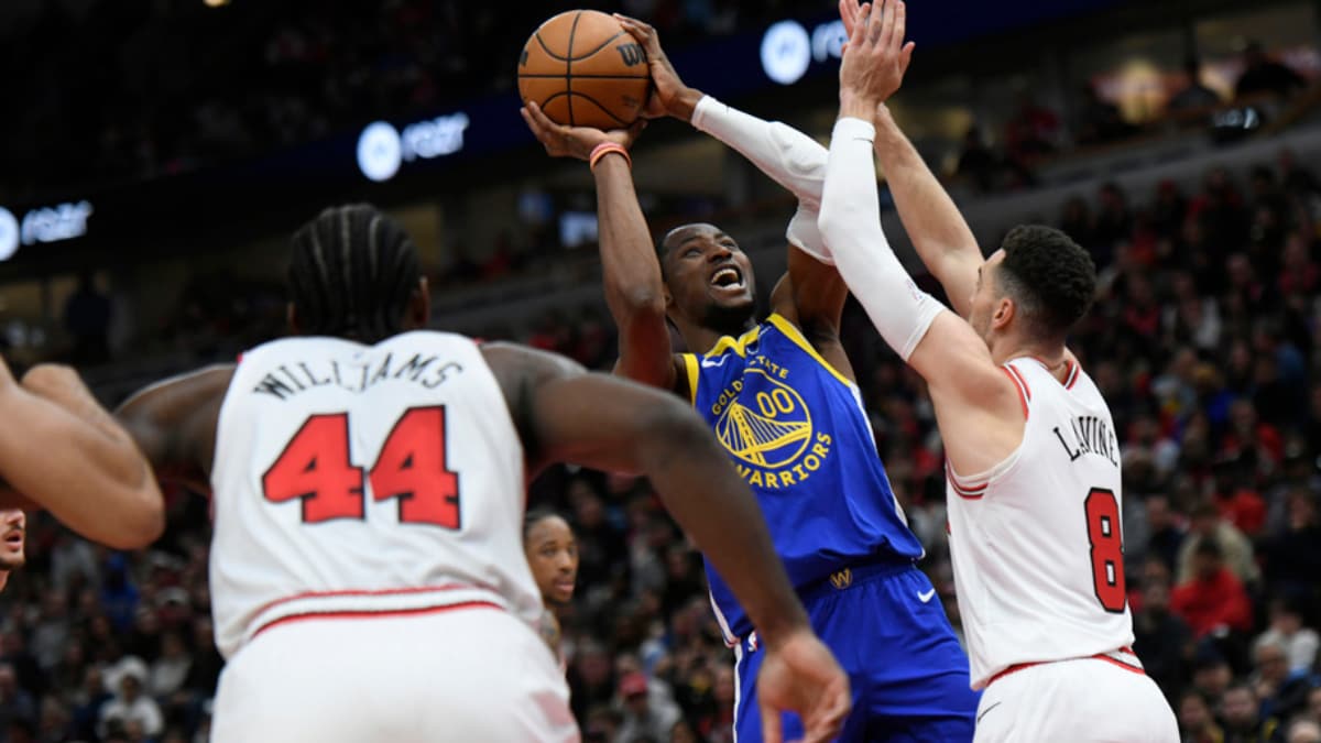 NBA: Golden State Warriors Rally to Beat Chicago Bulls, San Antonio Spurs Rout Charlotte Hornets