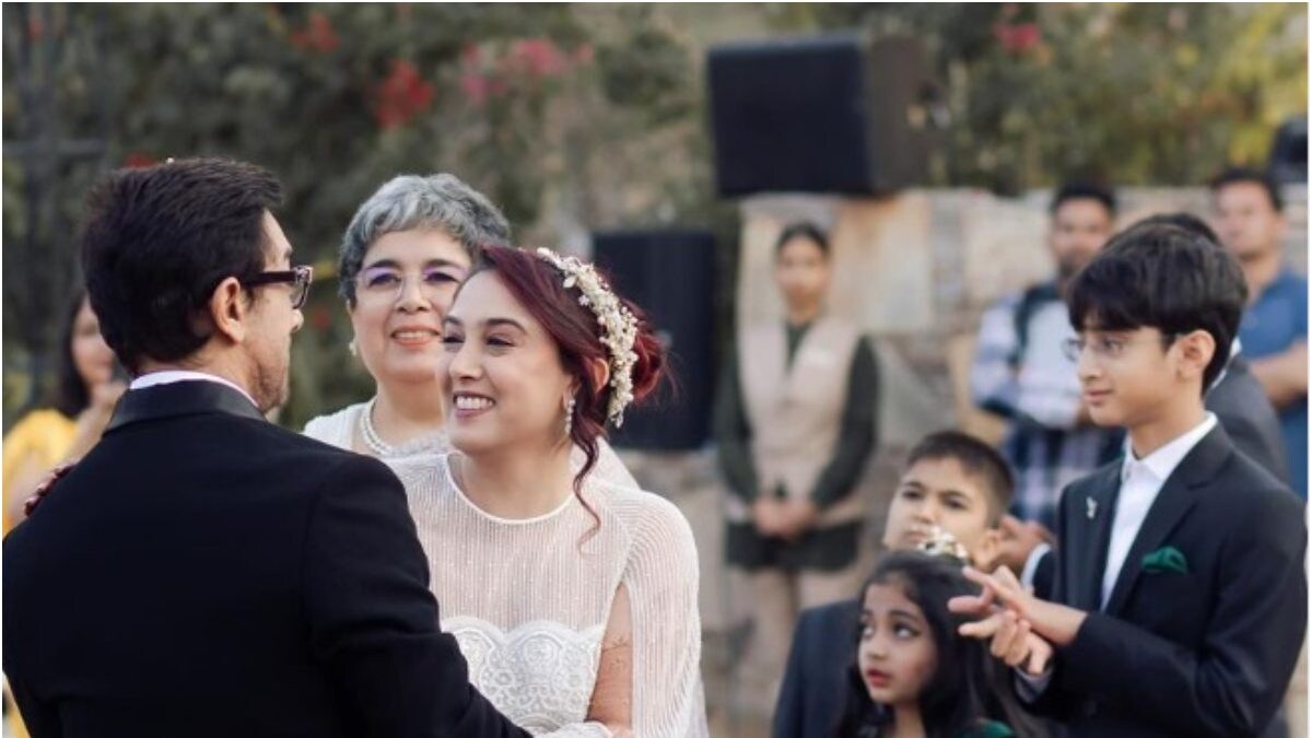 Aamir Khan Shares An Adorable Moment With 'Bride' Ira Khan; Reena Dutta Drops New Wedding Photo - Vimarsana News