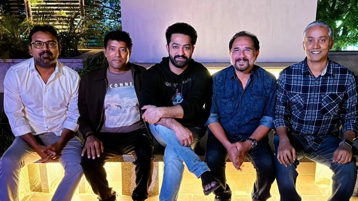 Jr NTR Poses With Team Devara, Celebrates As First Glimpse of Koratala ...