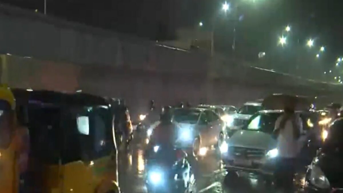 Tamil Nadu: Traffic Snarls As Heavy Rains Lash Chennai; Schools, Colleges Shut Across State - Vimarsana News
