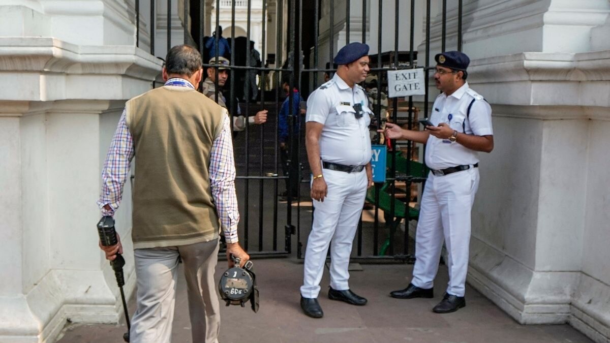 Bomb Scare in Kolkata's Indian Museum, Threat Email Warns of Explosives Inside, Probe On - Vimarsana News