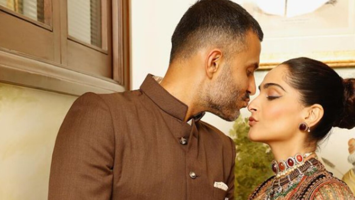 In Pics: Sonam Kapoor With Her 'Perfect Gentleman' Anand Ahuja - Vimarsana News