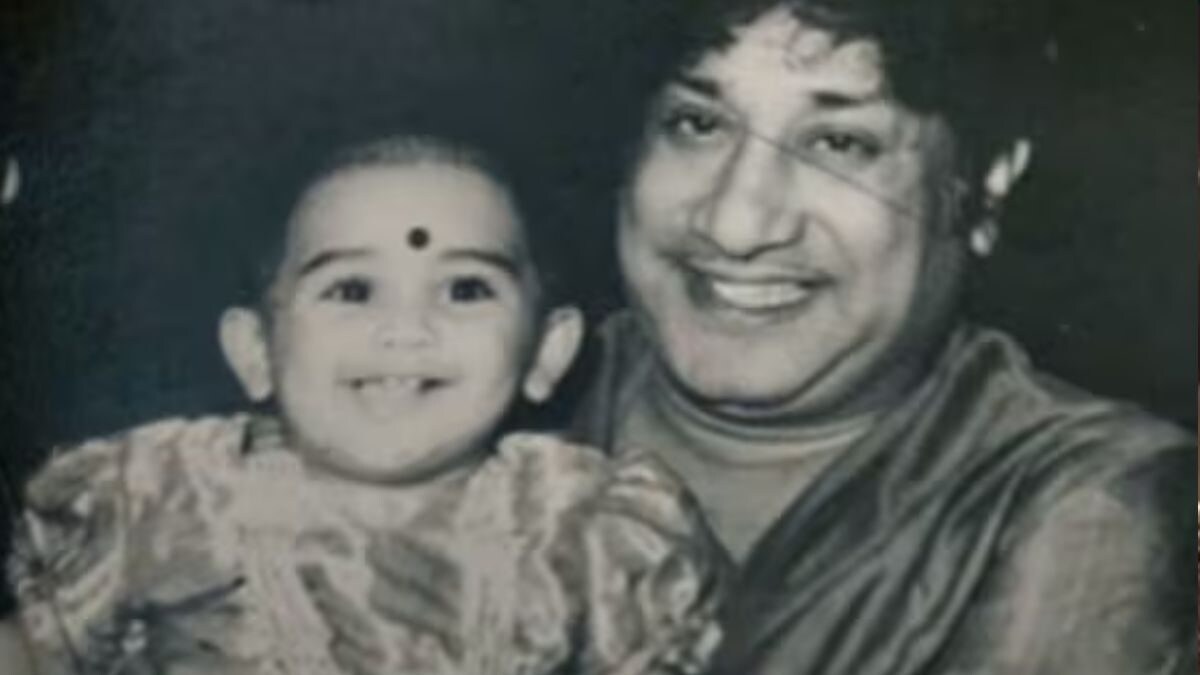 Can You Identify This Actress From Her Childhood Photo With Sivaji Ganesan? - Vimarsana News