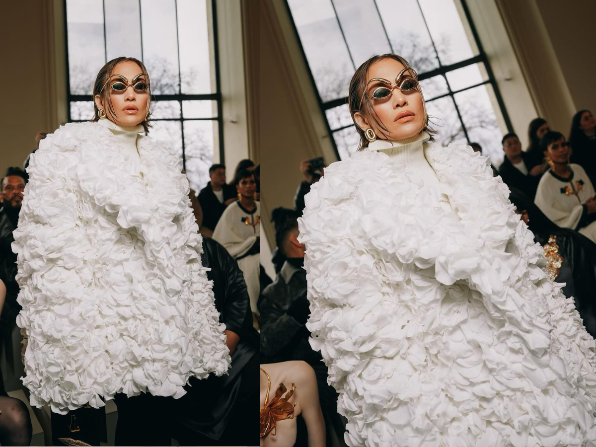 Jennifer Lopez in a coat made from real rose petals at Schiaparelli's Paris  Fashion Week show : r/popculturechat