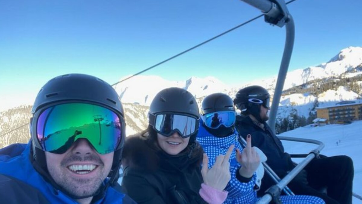 Sophie Turner Shares FIRST Photos With Rumoured BF Peregrine Pearson Amid Joe Jonas' India Trip - Vimarsana News