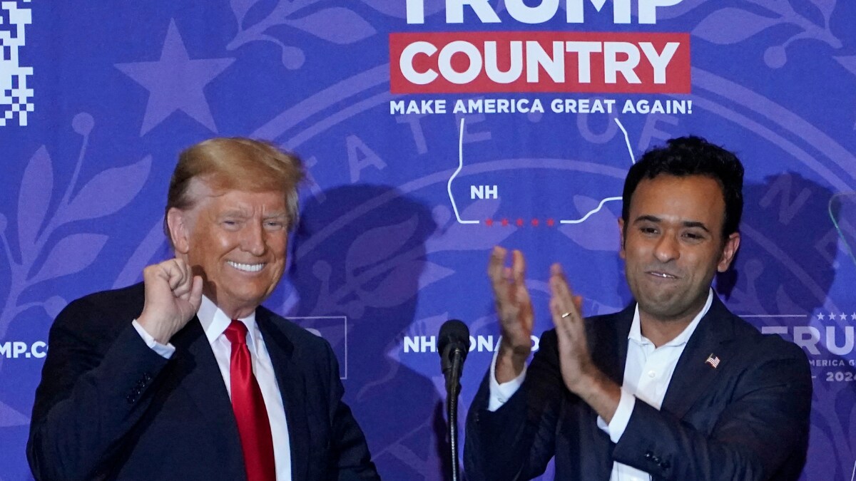 Crowd Chants 'VP, VP, VP' as Vivek Ramaswamy Endorses Trump at New Hampshire Rally | WATCH - Vimarsana News