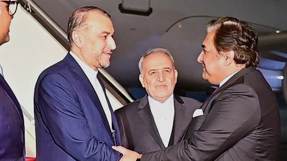 Iran's FM In Islamabad to Hold Talks with Pakistan Counterpart after Tit-for-Tat Air Strikes - Vimarsana News