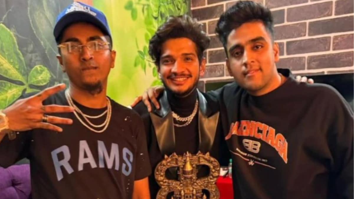Pic Shows Munawar Faruqui Celebrating Bigg Boss 17 Victory With MC Stan – News18 Pic Shows Munawar Faruqui Celebrating Bigg Boss 17 Victory With MC Stan – News18
