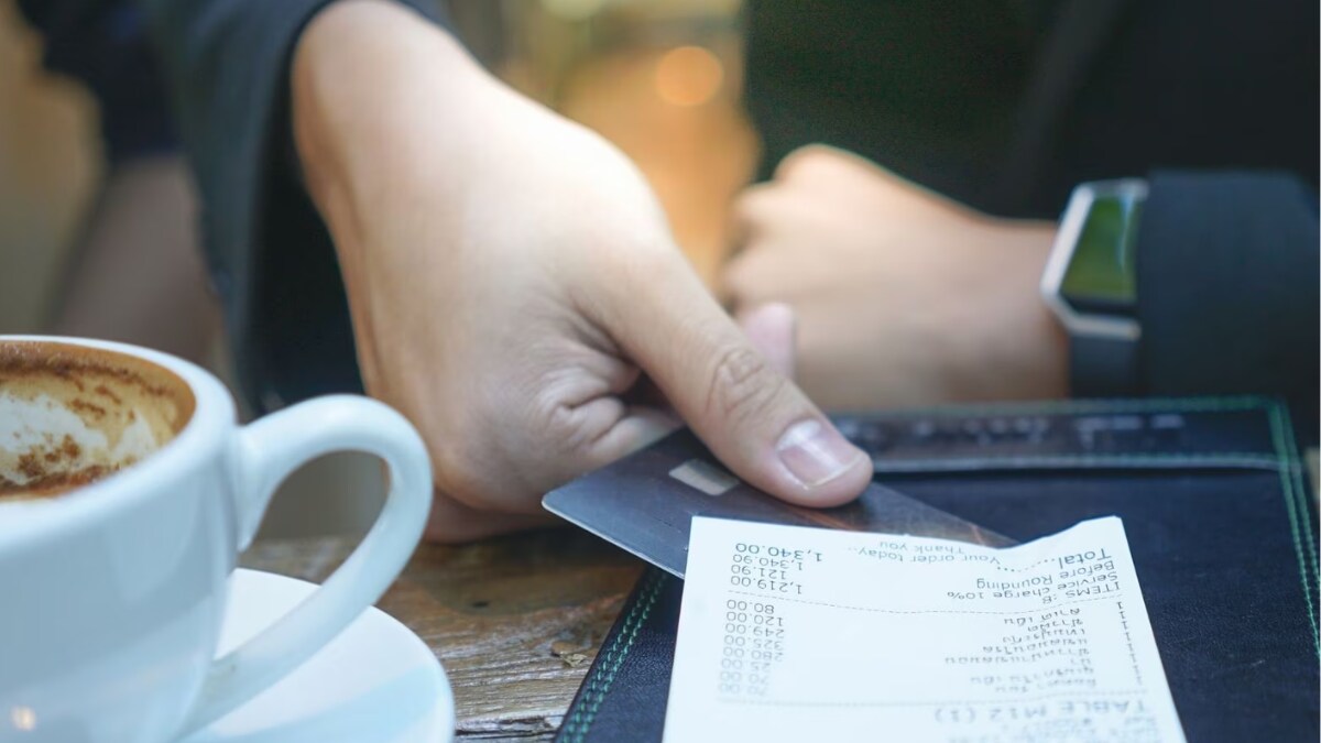 Woman's Dinner With Friends Leave Her With Over Rs 12,000 Bill And A Big Lesson - Vimarsana News