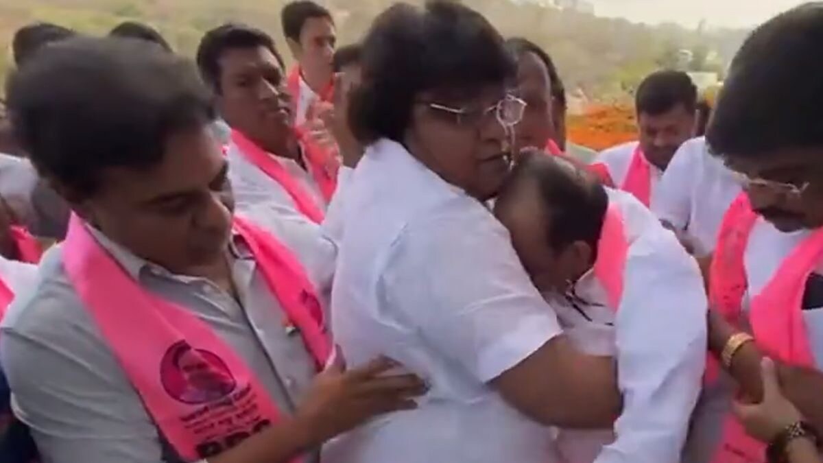 Watch | Former Telangana Dy CM Mahmood Ali Faints During Republic Day Celebrations in Hyderabad - Vimarsana News