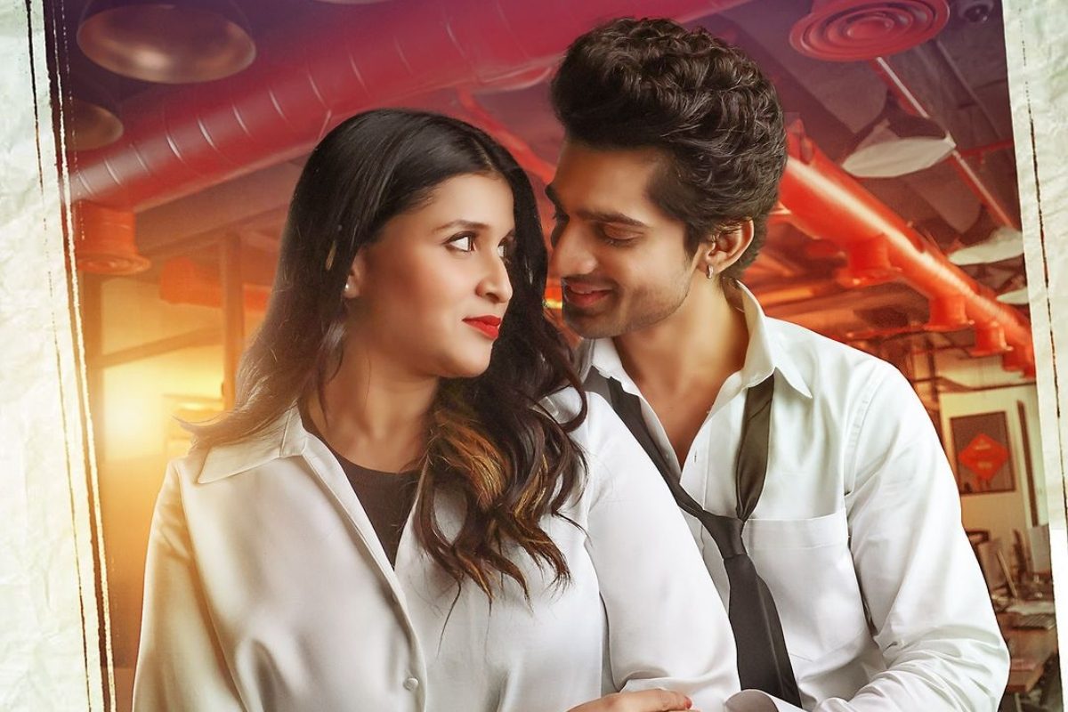 Abhishek Kumar Holds Mannara Chopra Close As They Turn Love-Birds For Music  Video; FIRST Look Out - News18