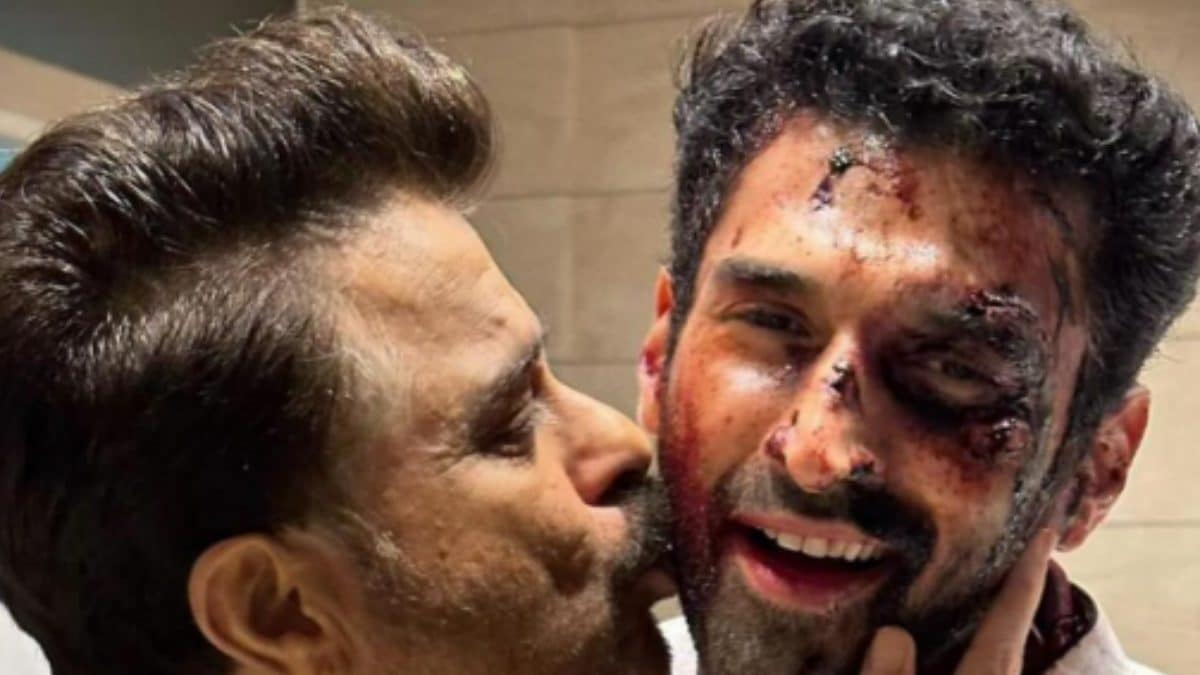 Anil Kapoor Kisses Aditya Roy Kapur In BTS Photos, Celebrates One Year Of The Night Manager; See Post - Vimarsana News