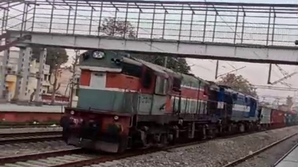 ‘Driverless’ Train Incident: Preliminary Probe Highlights Safety Lapses by Crew and Station Staff sattaex.com