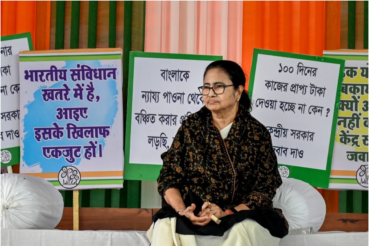 Mamata Spends Night on Dharna Over West Bengal's 'Dues' from Centre