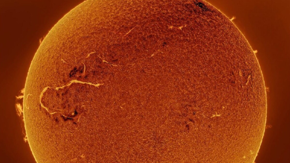 Turkish Man Captures Epic Solar Flare, Wins Astronomy Photographer Of The Year Award - Vimarsana News