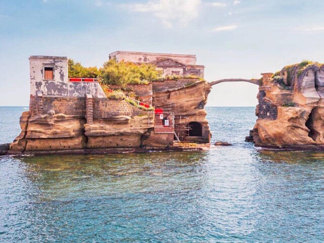 This Private Island In Italy Is Believed To Be ‘Cursed’, Here’s Why ...