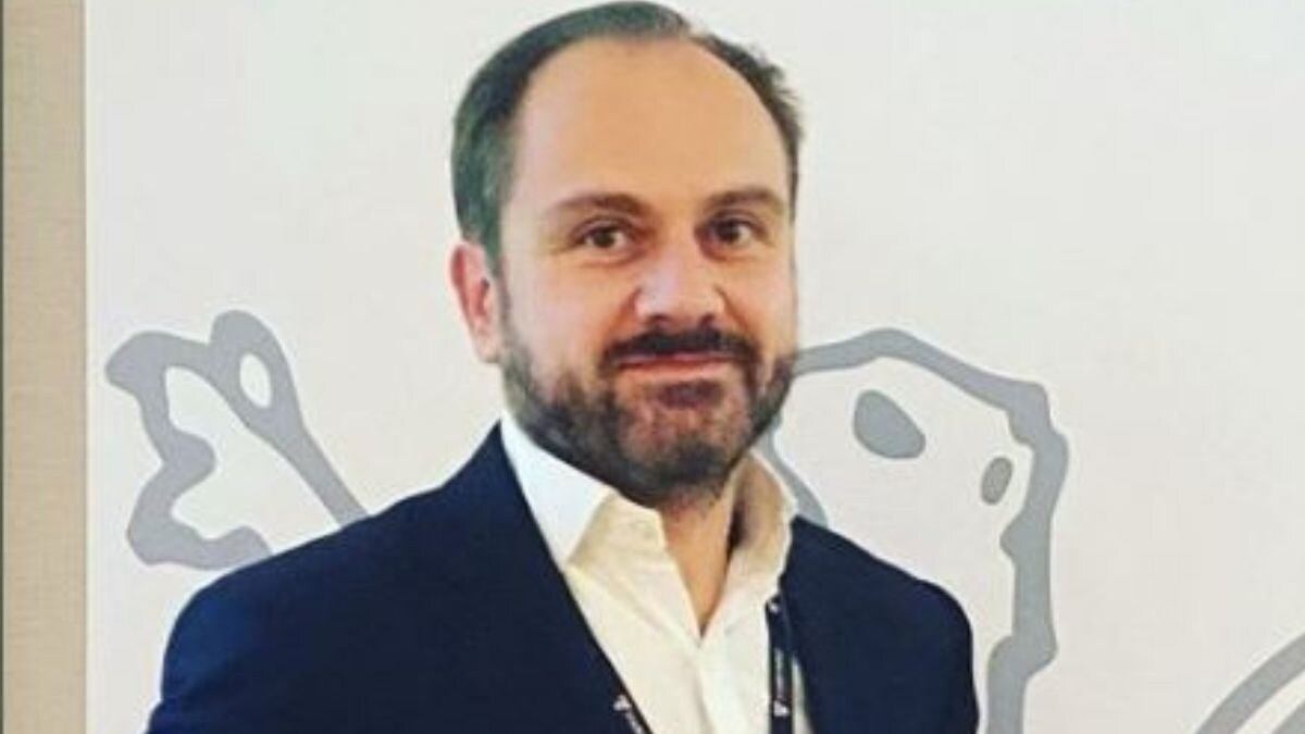 Meet Nikolaos Tzenios, World's Most Educated Person With 7 Doctoral Degrees - Vimarsana News