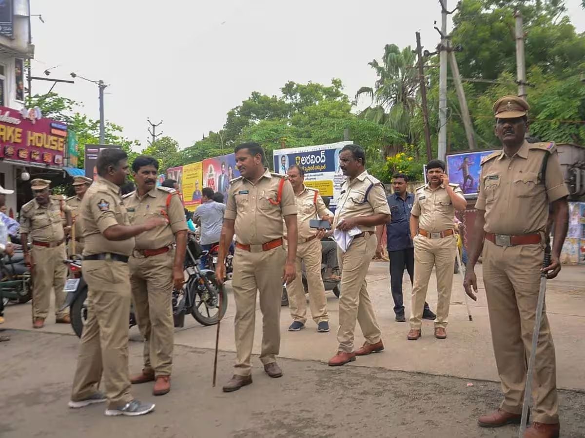 Railway Rpf Sub Inspector Pet Recruitment 2024: आंसर की, Pet/Pmt Exam डेट और अन्य अपडेट देखें 7 Railway Rpf Constable Si Vacancy 2024: Check Notification, Syllabus For 4660 Posts - News18