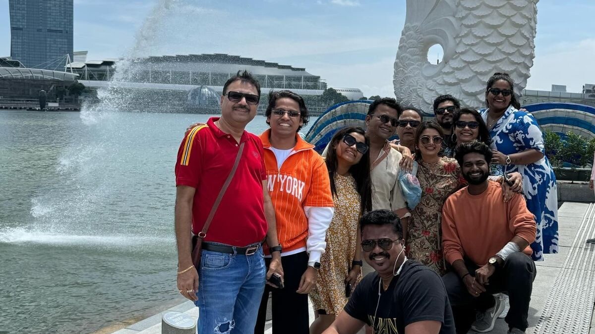 Team Maharashtrachi Hasyajatra Land In Singapore For The Big Show - Vimarsana News