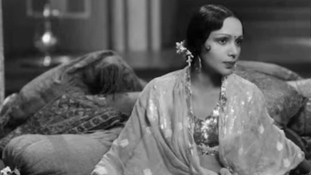 This 1933 Bollywood Film Showed The First On-screen Kiss In Indian Cinema - Vimarsana News