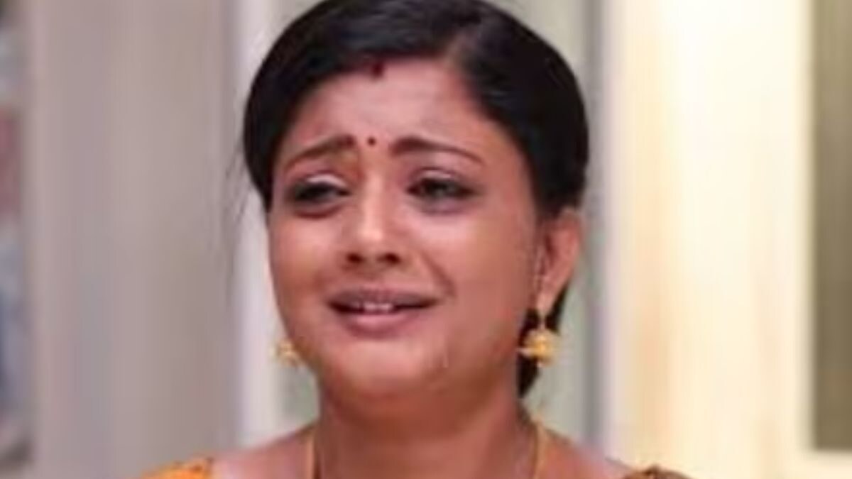 Actress Gomathi Priya Injures Her Foot On The Sets of The Tamil Show Siragadikka Aasai - Vimarsana News
