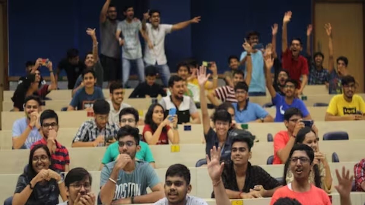 IIM Lucknow Final Placements 2024: Average CTC Hits Rs 30 LPA, Median Rs 27 LPA - Vimarsana News