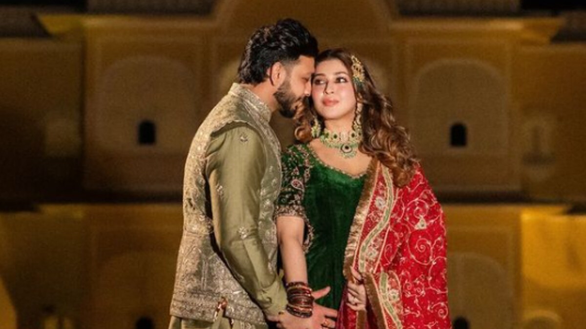 ‘Aimed To Emphasise Sustainable Fashion’: Sonarika Bhadoria On Wearing Her Mother’s Dress For Wedding Festivity – News18 ‘Aimed To Emphasise Sustainable Fashion’: Sonarika Bhadoria On Wearing Her Mother’s Dress For Wedding Festivity – News18
