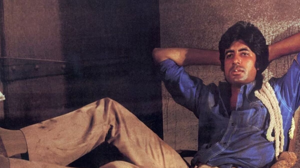 When Amitabh Bachchan's Blockbuster Deewar Was In Theatres For Almost 2 Years - Vimarsana News