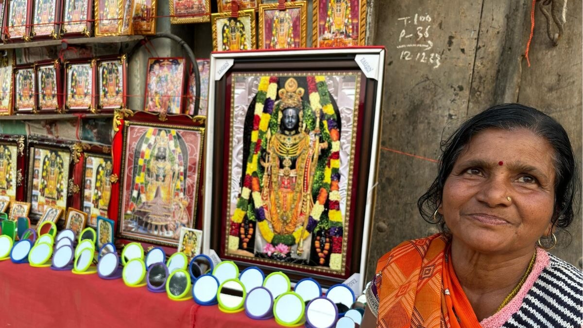 Ayodhya Shopkeepers #FeelingBlessed: Ram Lalla's Pictures, Temple Replicas Fly Off the Shelves - Vimarsana News
