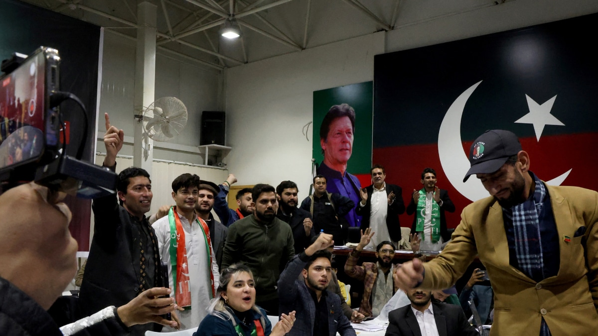 Imran Khan-Linked Candidates Outperform in Pakistan Elections; PTI Warns of 'Absolute Chaos If...' - Vimarsana News