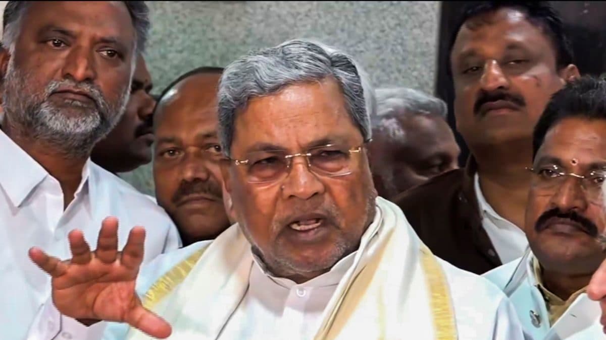 Siddaramaiah Meets Neha Hiremath’s Circle of relatives, Provides Condolences – News18