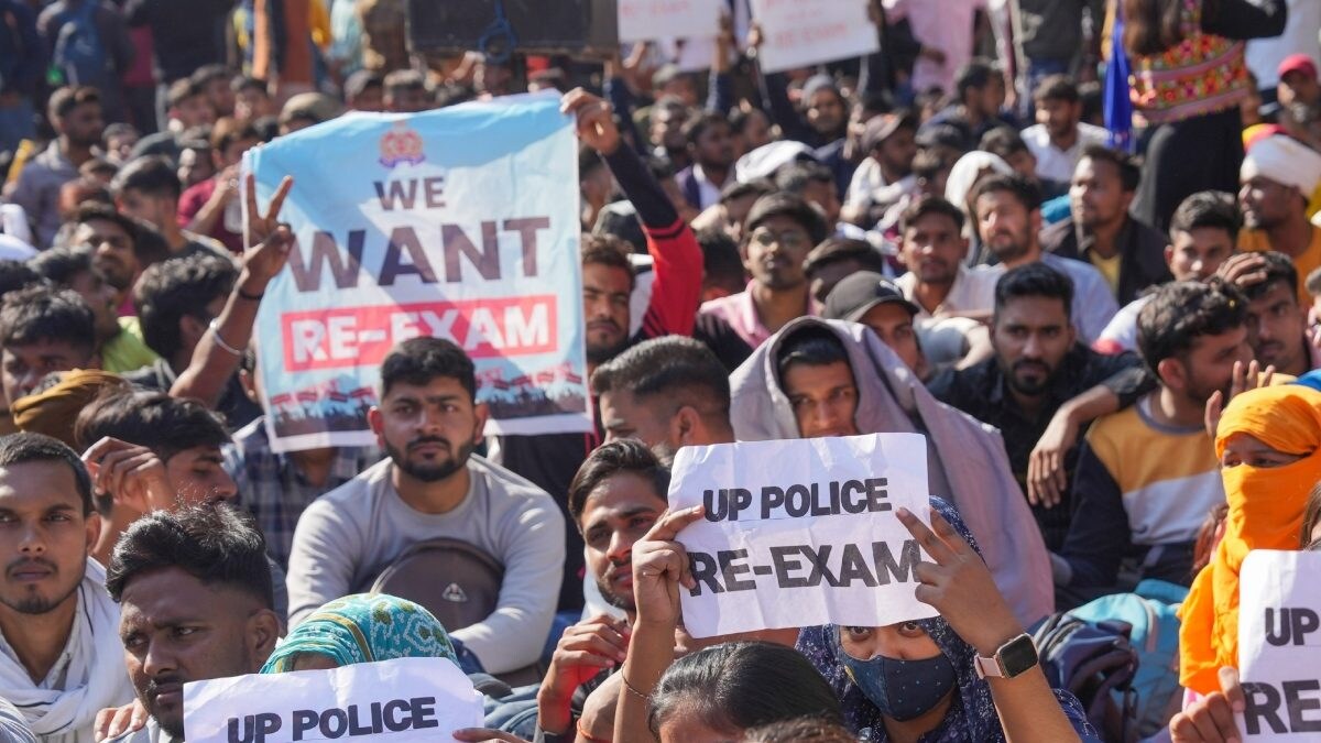 Day 6 of Stir, 244 Held, FIR Filed: Answers Sent on WhatsApp, Police Paper Leak Shocks UP | FAQ & Truth Explained - Vimarsana News