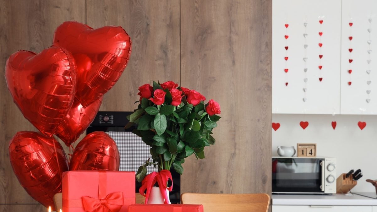 Valentine's Day 2024: Unique Gifts For A Heartwarming Valentines Day -  News18
