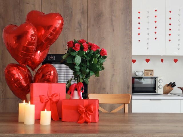 Valentine's Day 2024: Unique Gifts For A Heartwarming Valentines Day -  News18