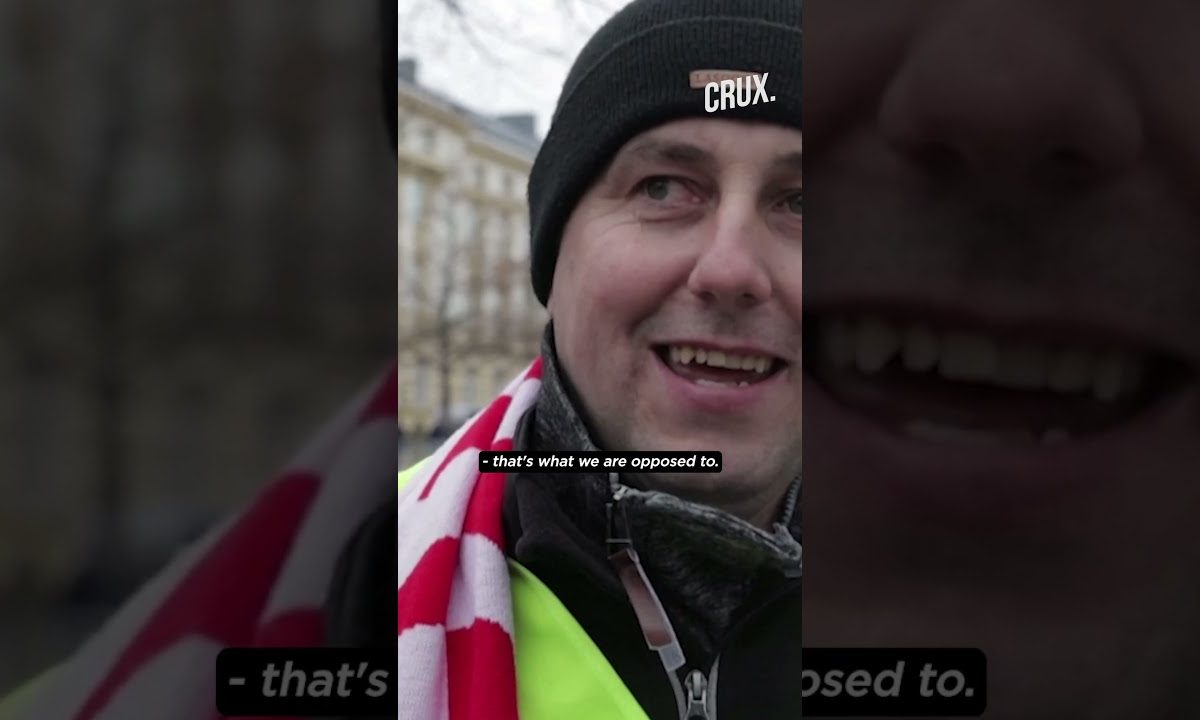 Thousands Of Polish Farmers Protest Outside Prime Minister's Office