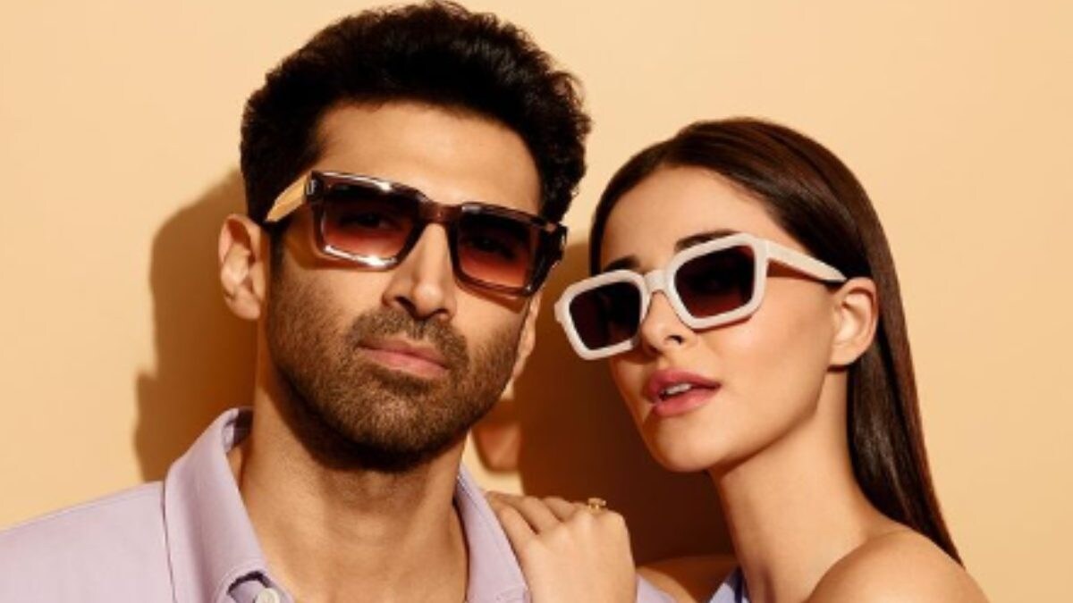 Aditya Roy Kapur Holds Ananya Panday Close, Drops FIRST Photo To Make Relationship IG Official? See Here - Vimarsana News