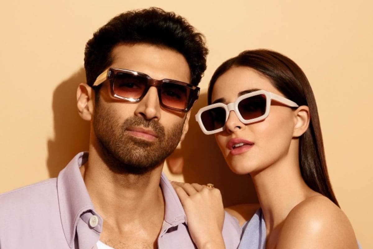 Aditya Roy Kapur Keeps Ananya Panday Close As They Twin In Lavender Outfit, Fans Say ‘Looking Good’; Pic