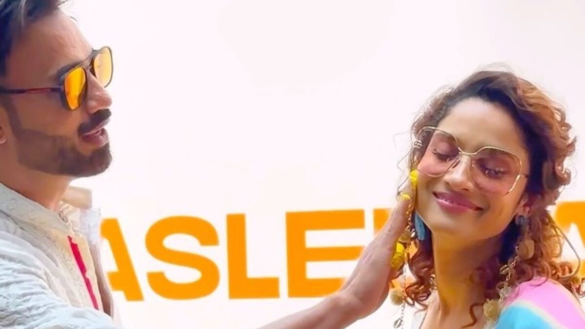 Ankita Lokhande and Vicky Jain Play Holi, Host a Mega Bash For Friends In Mumbai | Watch - Vimarsana News