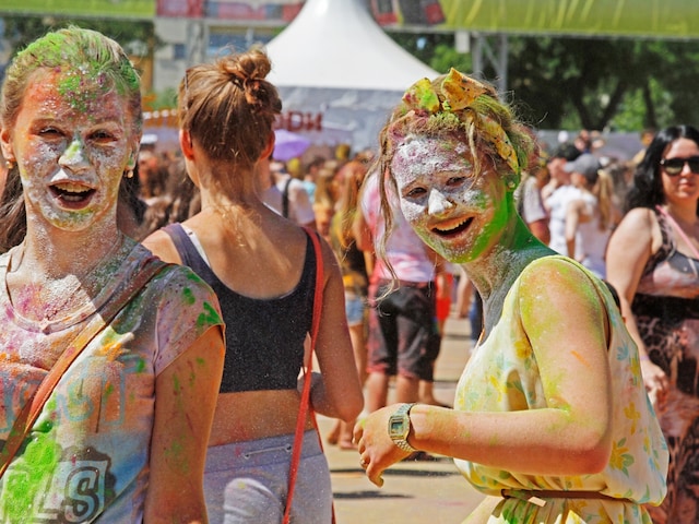 Holi 2024: While Holi is a celebration of colors and joy, it's essential to be mindful of the potential health hazards associated with the chemicals used in these colors.