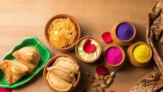 Holi 2024: 10 Traditional Foods to Enjoy on This Festival of Colours! - Vimarsana News