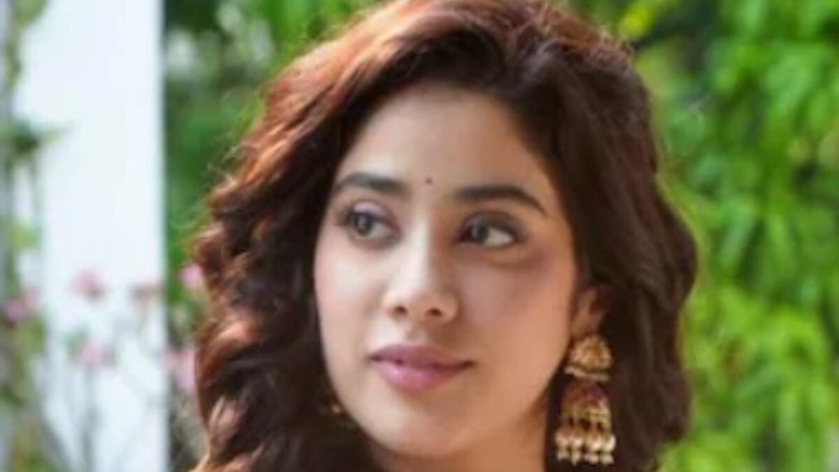 News18 Showsha Reel Awards 2024 Janhvi Kapoor Wins Extraordinary
