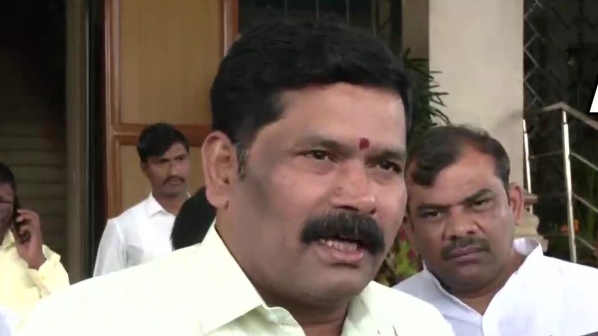 Karnataka Minister Says Students Who Chant 'Modi, Modi' Should be Slapped, BJP Files Complaint