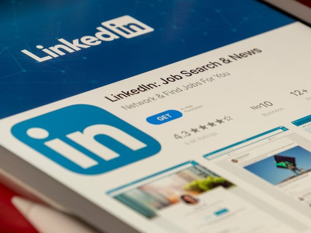 LinkedIn has got you jobs, now it wants to bring you games too