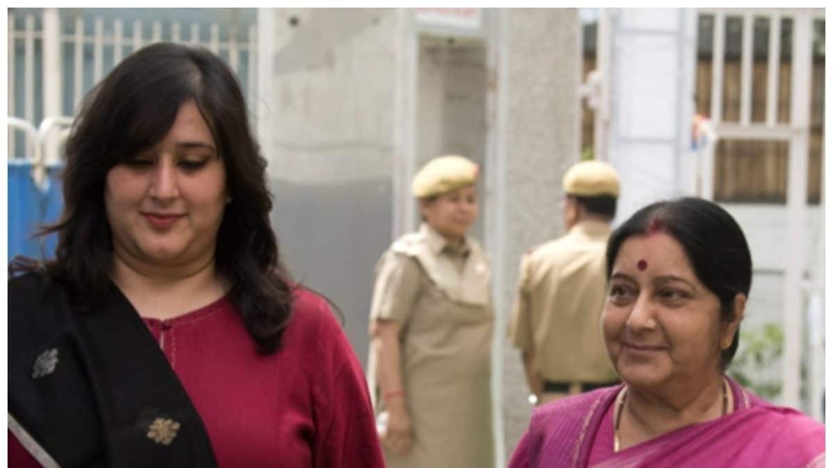 BJP Announces Candidates For 5 LS Seats in Capital; Sushma Swaraj's Daughter Bansuri Fielded From New Delhi