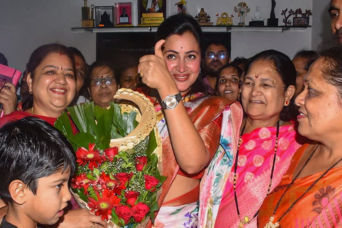 Ex-South Actor In Spotlight for Hanuman Chalisa Row: Meet Amravati MP Navneet  Rana, Whos Now BJP Lok Sabha Candidate | Elections News - News18