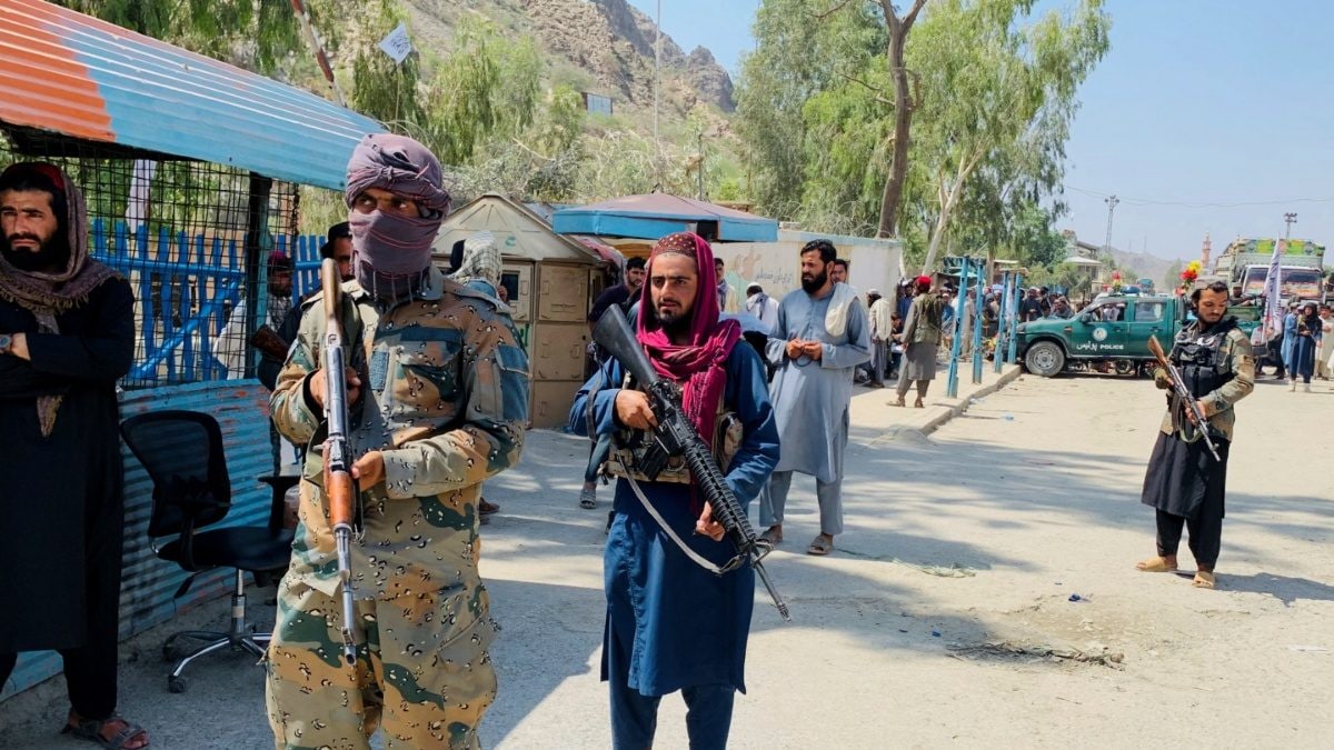EXCLUSIVE | Afghan Forces Retaliate Against Pakistan's Air Strikes, Gunshots Reported At Pak-Afghan Border