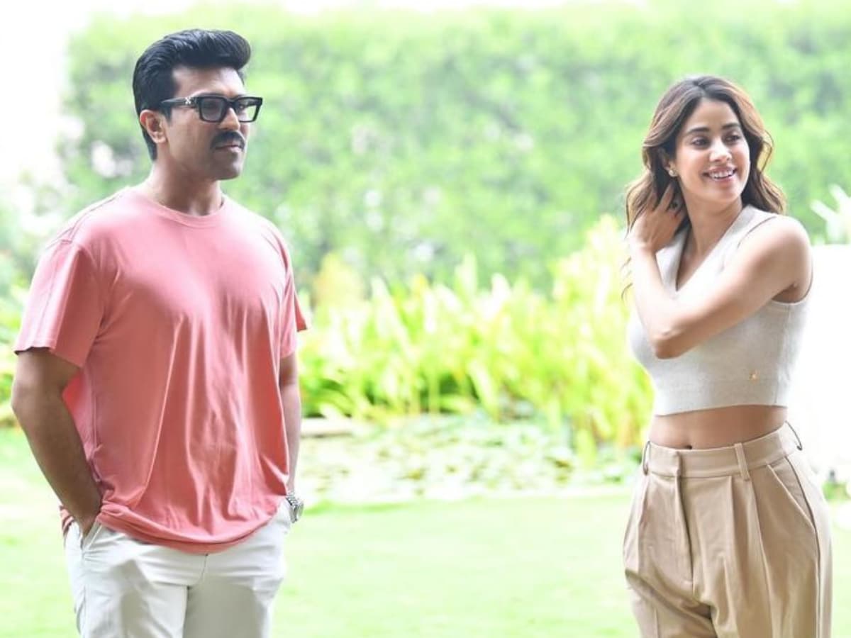 RC16 की घोषणा के बाद राम चरण ने जान्हवी कपूर के साथ तस्वीरें साझा कीं, कहा  'आगे बढ़ने के लिए उत्सुक हूं...' | Movies News - News18