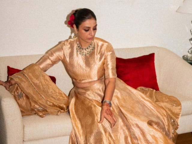 Tabu Looks Stunning In Golden Lehenga, Shares New Photo Ahead of Crew Release, See Here - News18