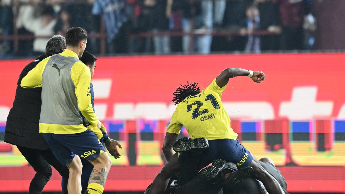 Turkish Football Riots Violence Breaks Out Between Fans and Players in Turkish SuperLig ...