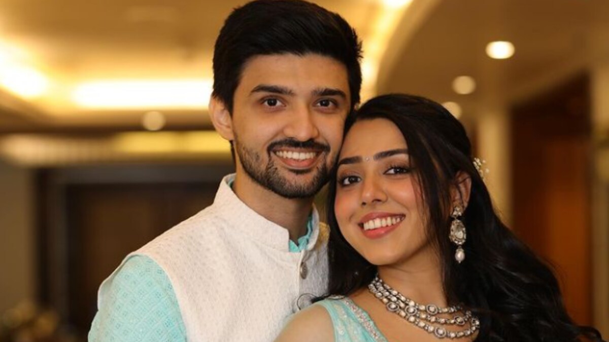 Taarak Mehta Ka Ooltah Chashmah's Sonu Aka Jheel Mehta's Photo With Fiance Is Trending